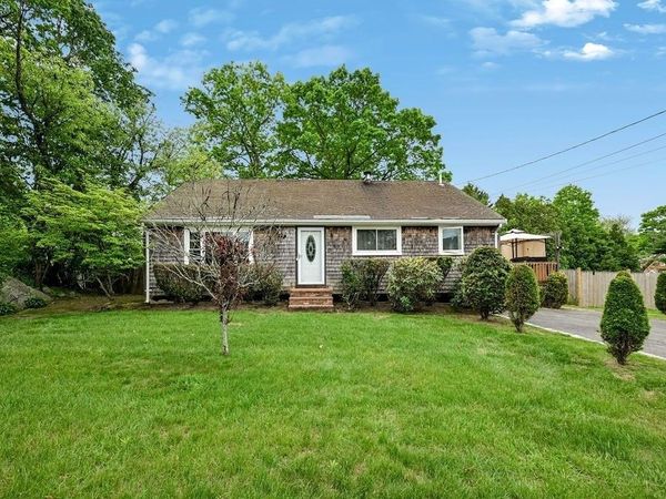 65 Holmes Ave, Brockton, MA 02302