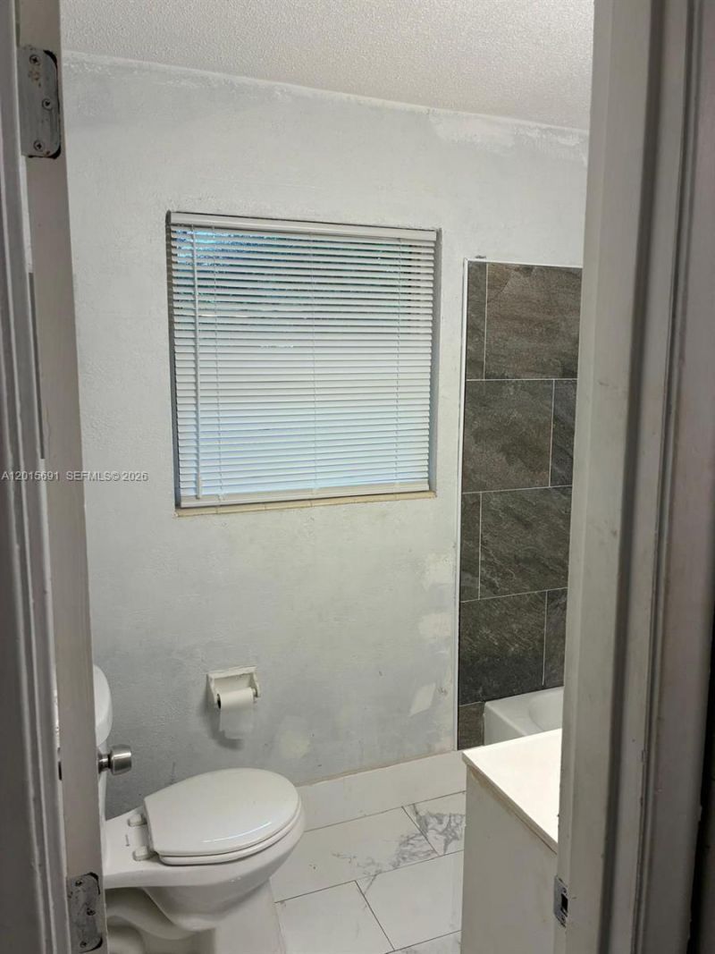 1 St Regis Dr, Pensacola, FL 32505 Photo
