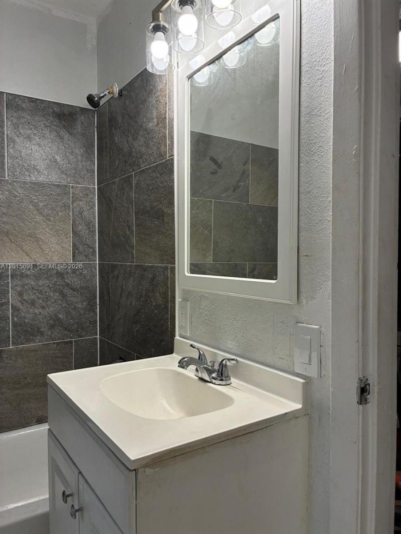 1 St Regis Dr, Pensacola, FL 32505 Photo