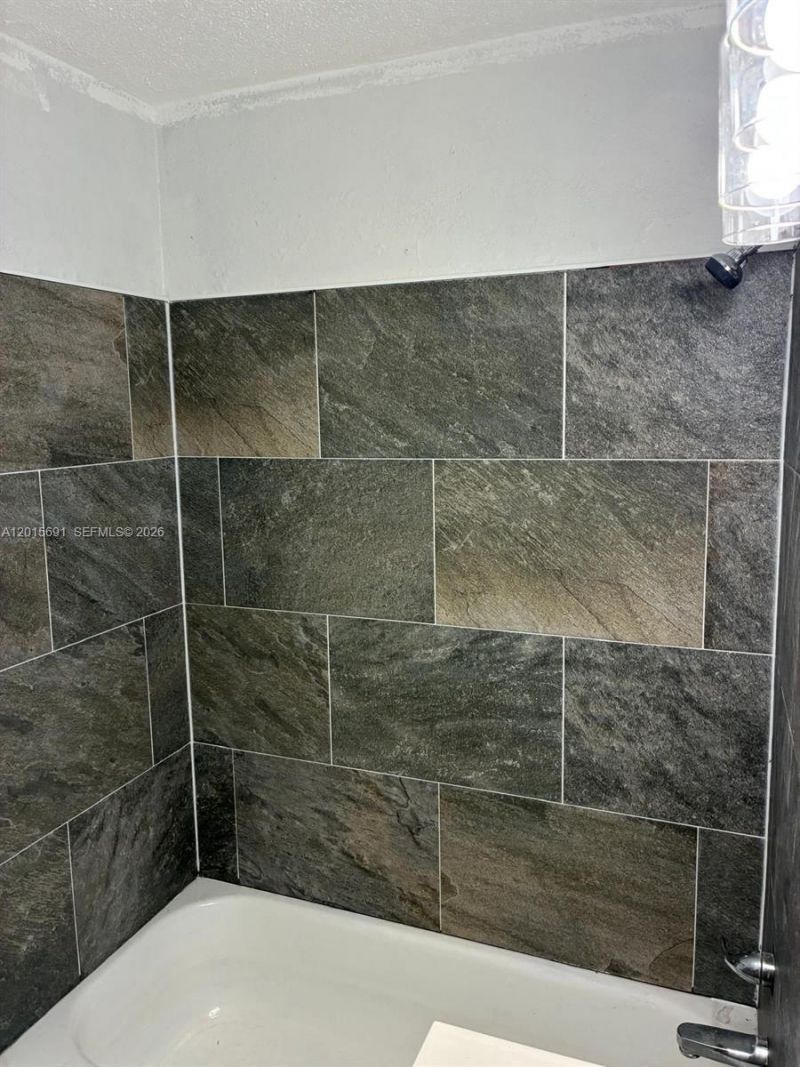 1 St Regis Dr, Pensacola, FL 32505 Photo
