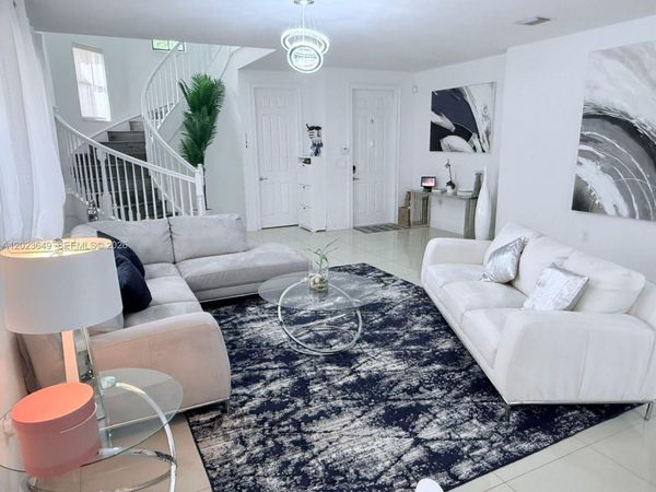9907 NW 87th Ter , Doral, FL 33178