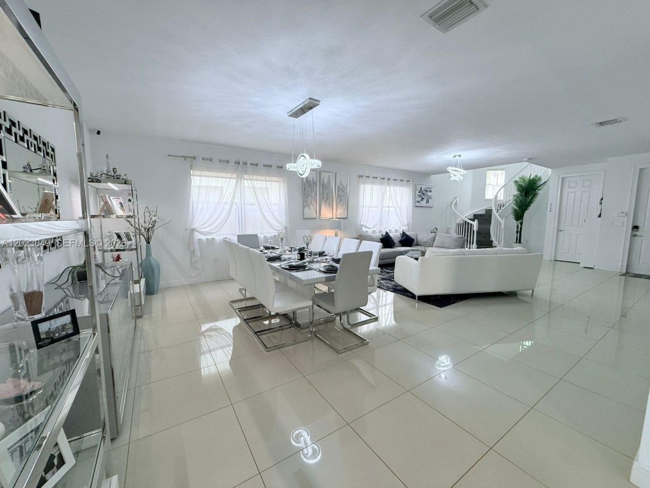 9907 NW 87th Ter, Doral, FL 33178 Photo