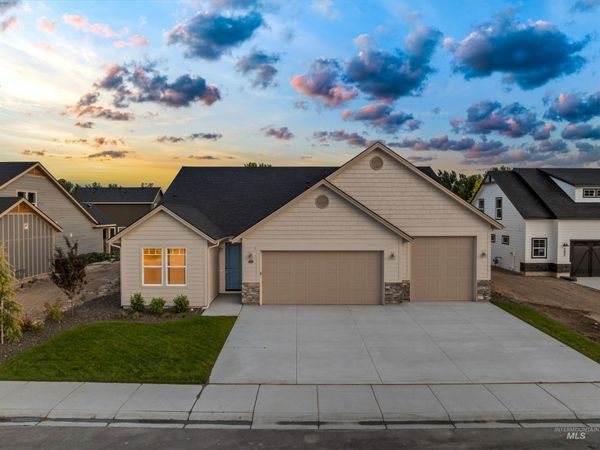 419 Hidden Mill Ct, Middleton, ID 83644