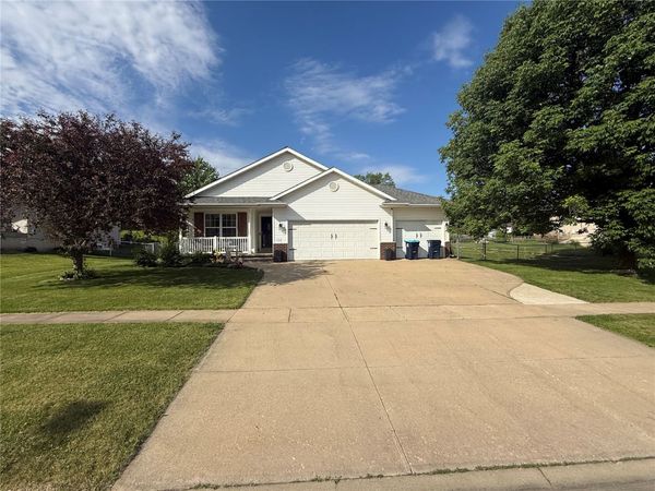 221 Orchard Street SW, Swisher, IA 52338