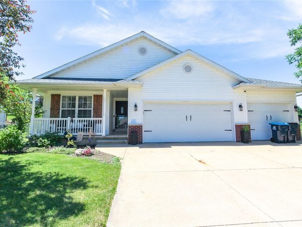 221 Orchard Street SW, Swisher, IA 52338