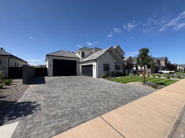 2736 E MOORLAND DR , St. George, UT 84790