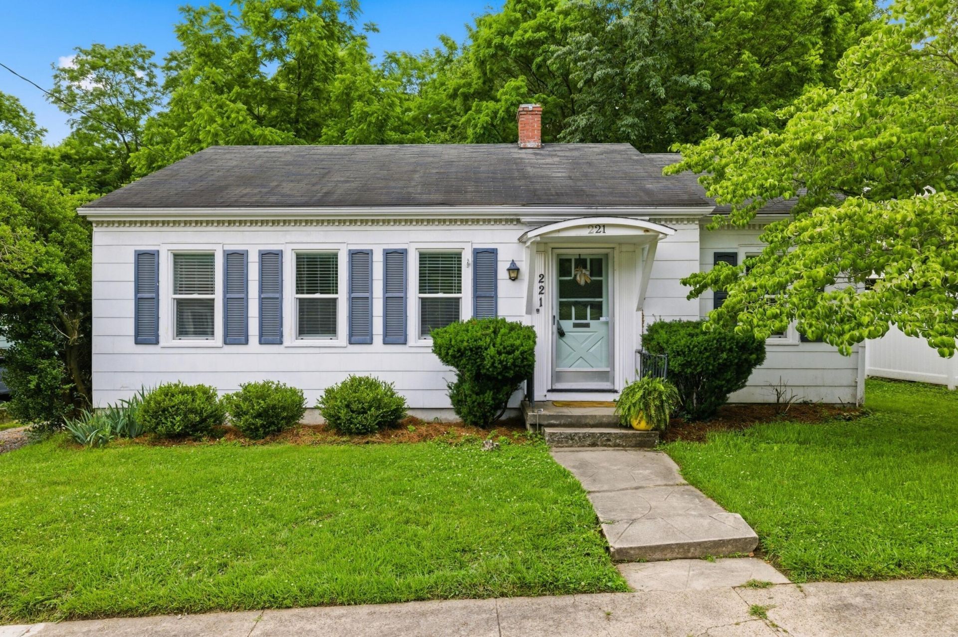 221 N 1st Street, Danville, KY 40422 Main Photo
