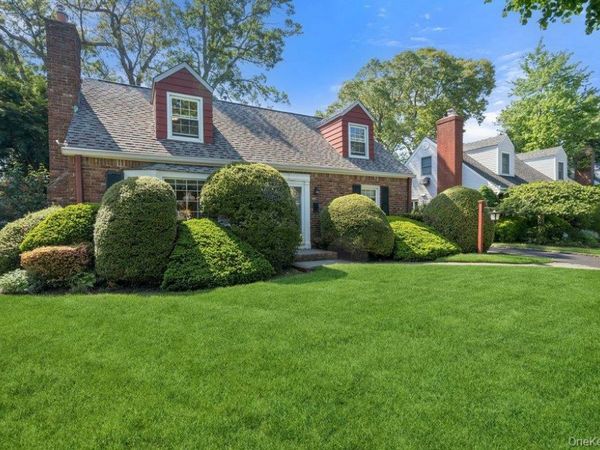 69 Lewis Road , Merrick, NY 11566