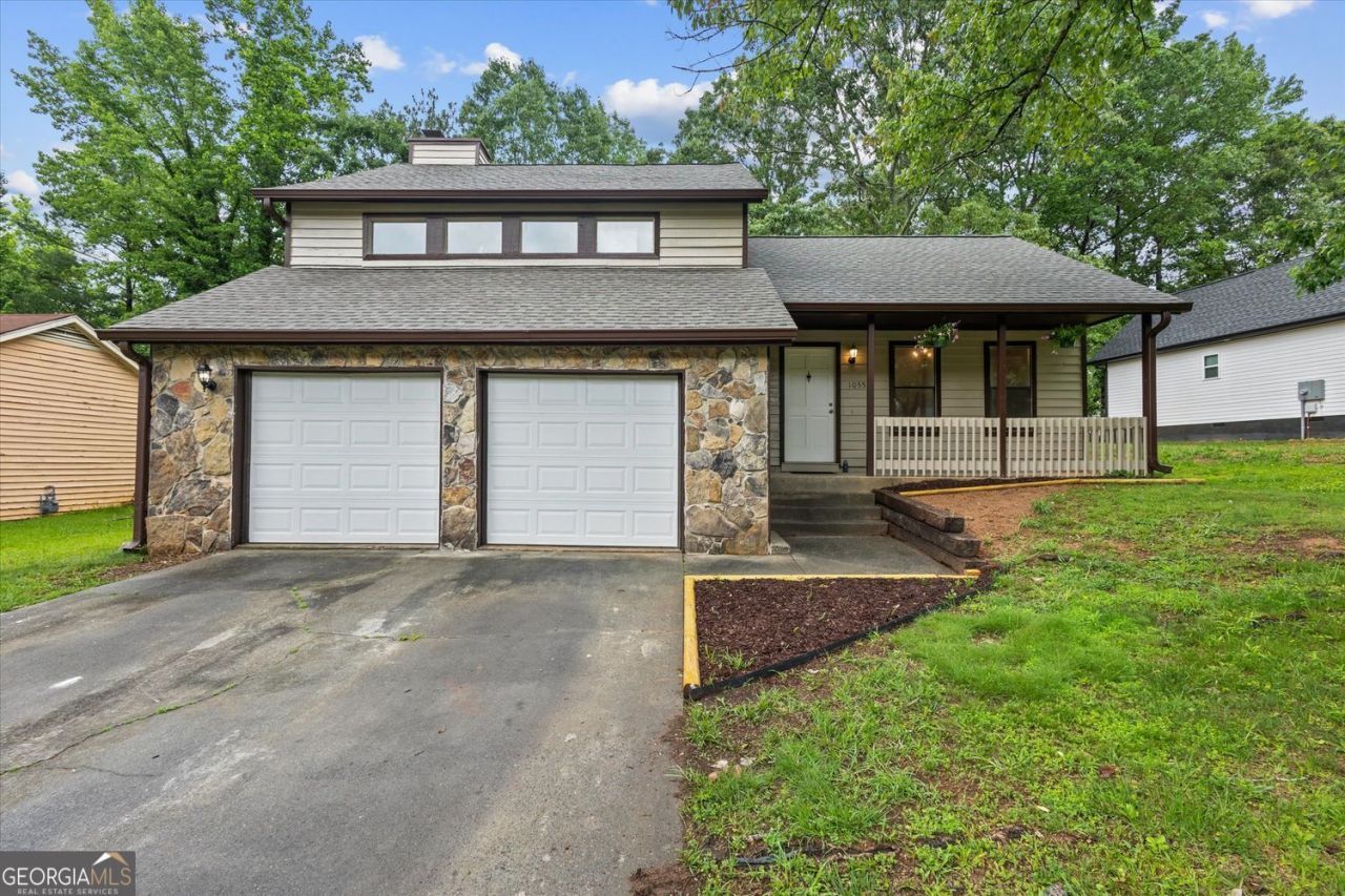 1055 Chapman Lane, Stone Mountain, GA 30088 Main Photo