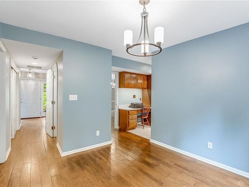 5003 Lausanne Drive, Centerville, OH 45458 Photo 18