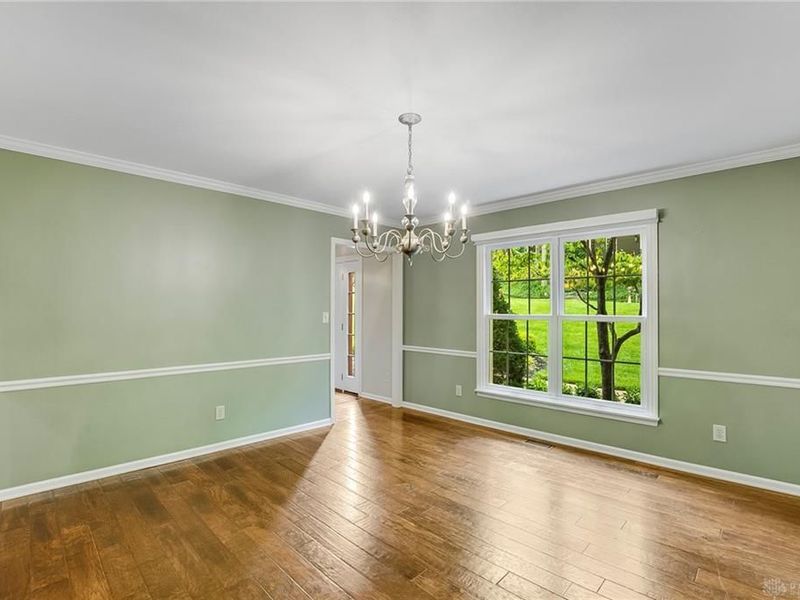 5003 Lausanne Drive, Centerville, OH 45458 Photo 9