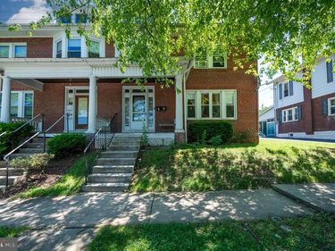 826 DOUGLASS STREET, WYOMISSING, PA 19610