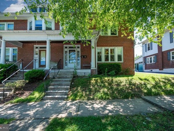 826 DOUGLASS STREET, WYOMISSING, PA 19610