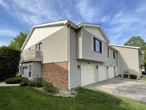 476 Harrison Court , Vernon Hills, IL 60061