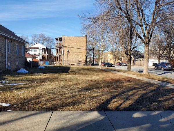 4702 W WRIGHTWOOD Avenue , Chicago, IL 60639