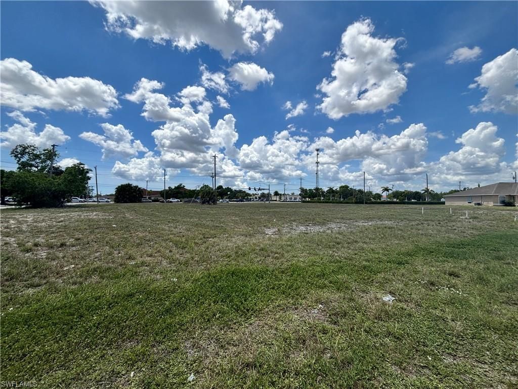 1204 SE 9th Ct , Cape Coral, FL 33990 Photo