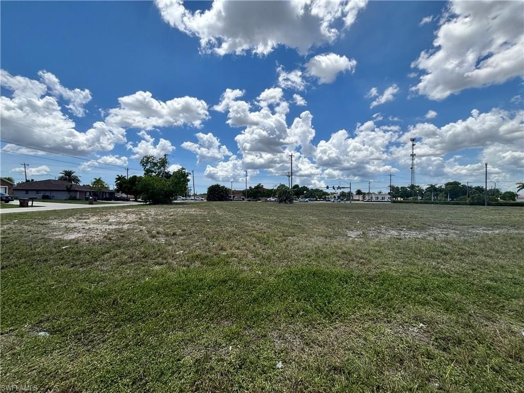 1204 SE 9th Ct , Cape Coral, FL 33990 Photo