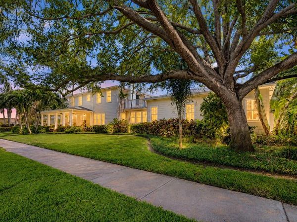 556 21ST AVENUE NE, ST PETERSBURG, FL 33704