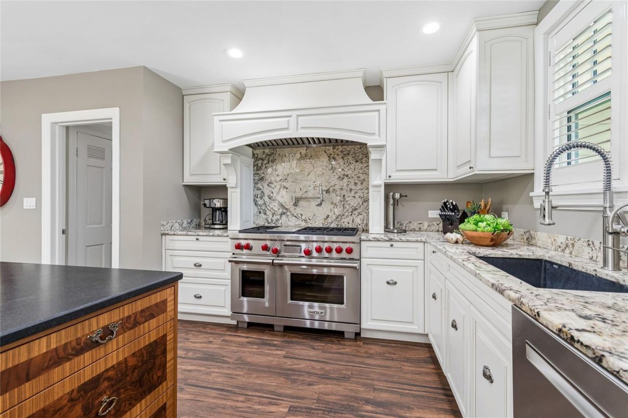 556 21st Avenue Ne, Saint Petersburg, FL 33704 Photo