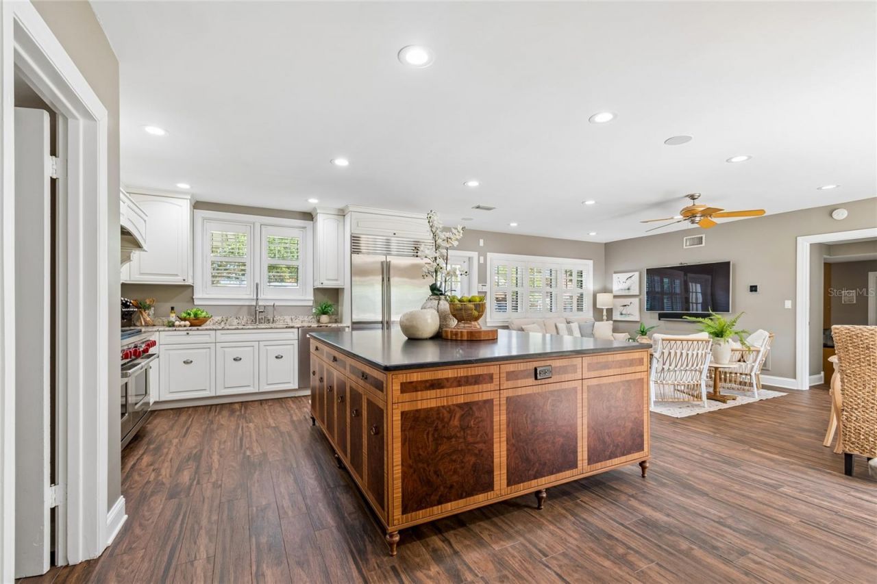 556 21st Avenue Ne, Saint Petersburg, FL 33704 Photo