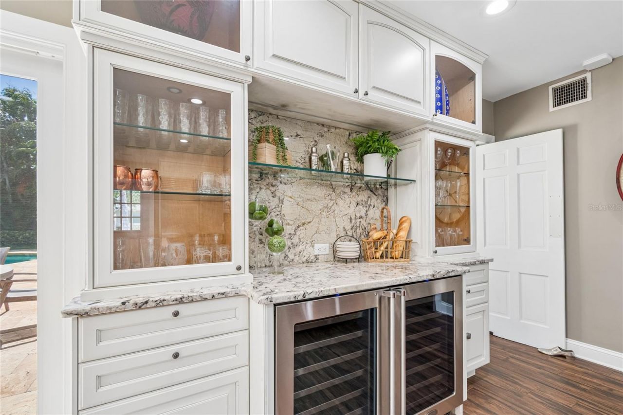 556 21st Avenue Ne, Saint Petersburg, FL 33704 Photo