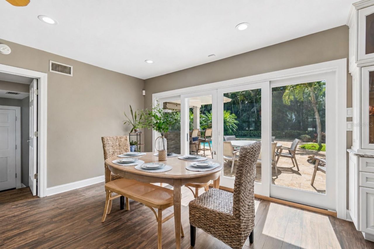 556 21st Avenue Ne, Saint Petersburg, FL 33704 Photo