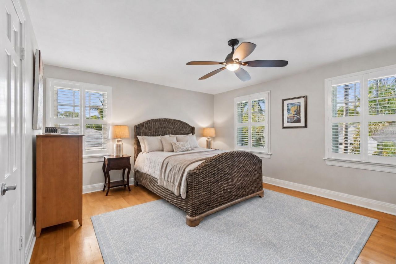 556 21st Avenue Ne, Saint Petersburg, FL 33704 Photo