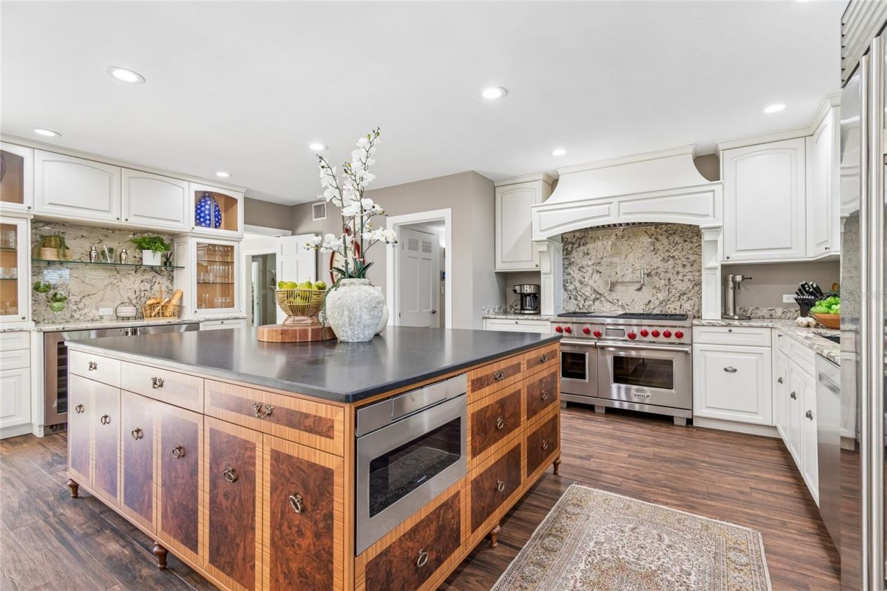 556 21st Avenue Ne, Saint Petersburg, FL 33704 Photo
