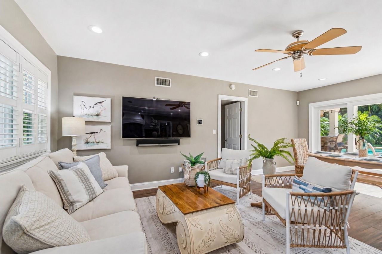 556 21st Avenue Ne, Saint Petersburg, FL 33704 Photo
