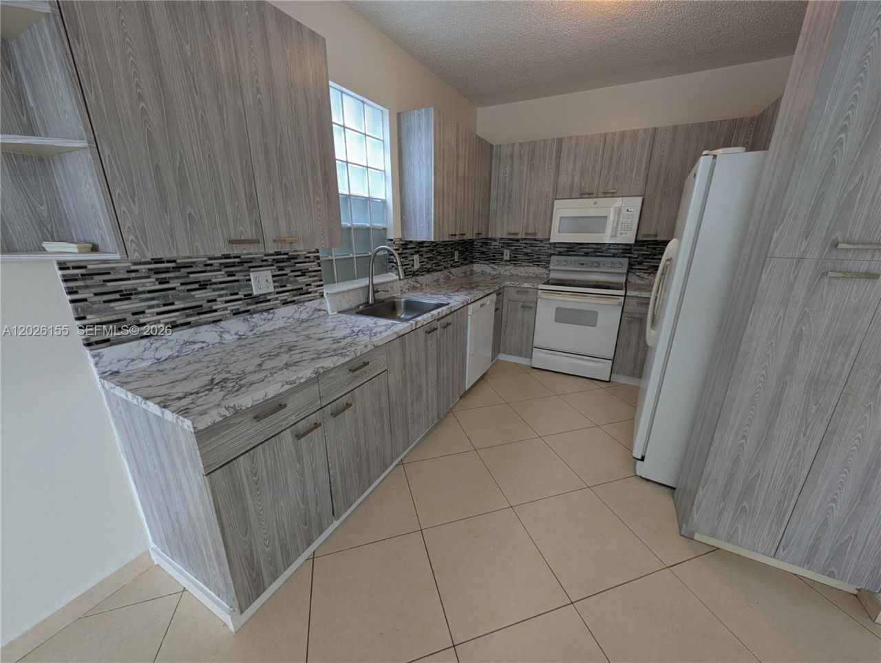 15320 NW 6th Ct , Pembroke Pines, FL 33028 Photo