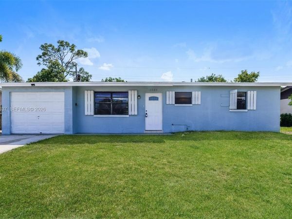 1389 Meadowbrook Dr , West Palm Beach, FL 33417