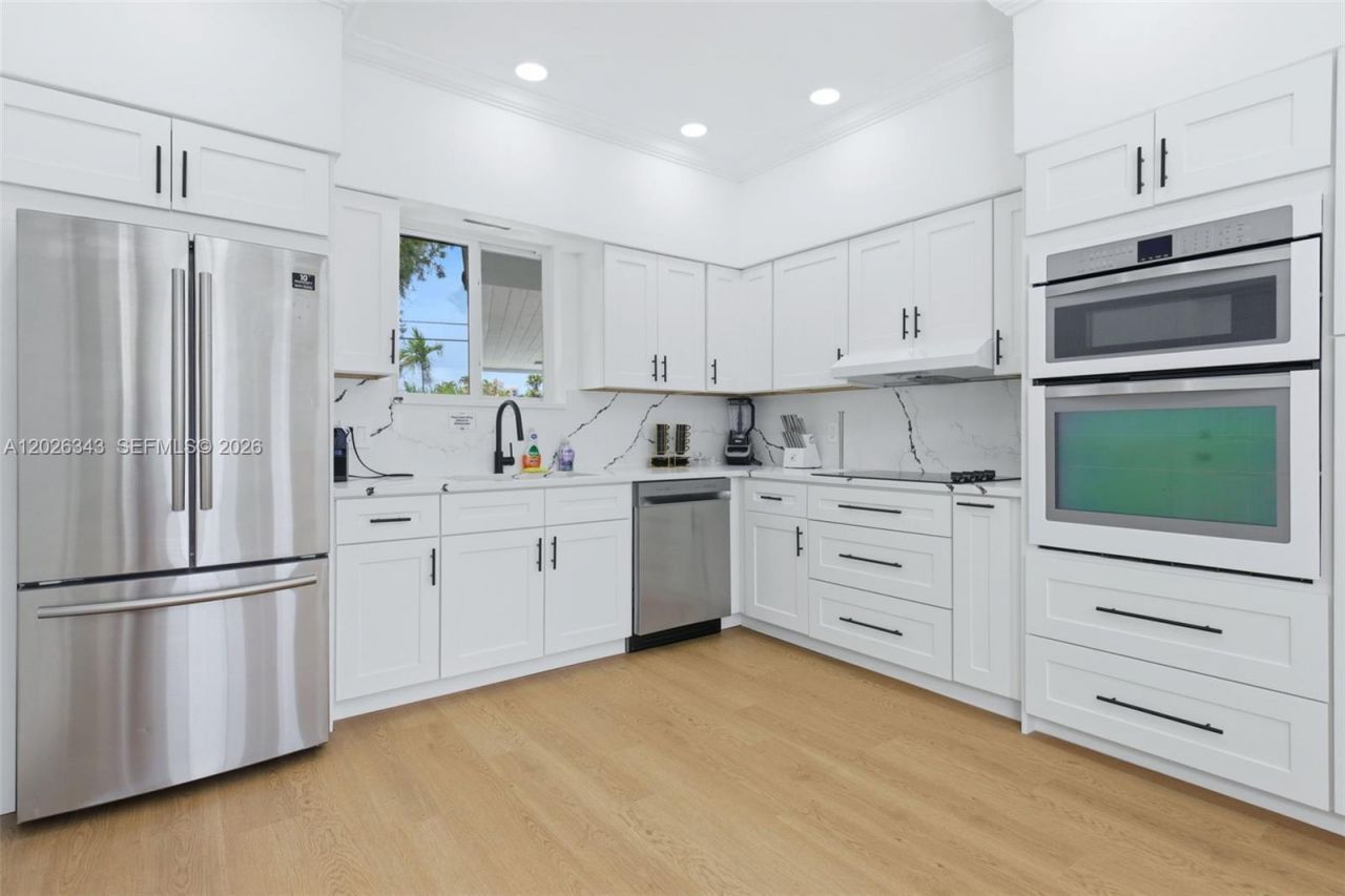 1510 S Treasure Dr, Unit SINGLE, North Bay Village, FL 33141 Photo