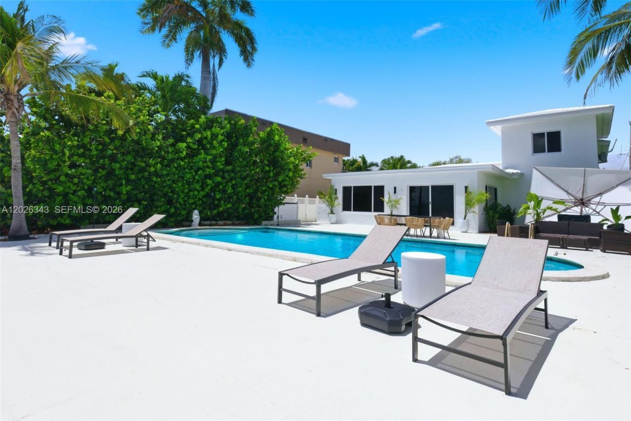 1510 S Treasure Dr, Unit SINGLE, North Bay Village, FL 33141 Photo
