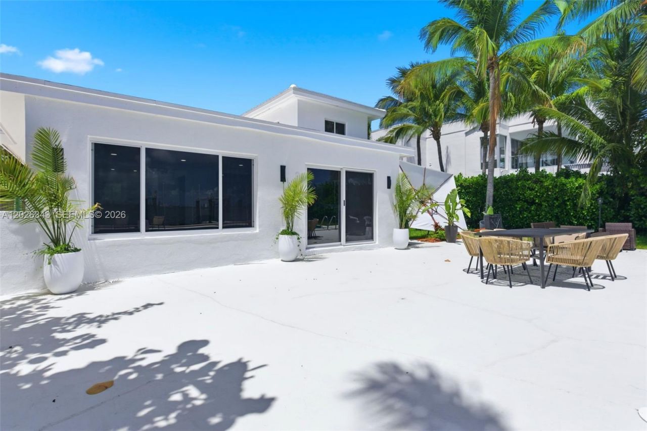 1510 S Treasure Dr, Unit SINGLE, North Bay Village, FL 33141 Photo