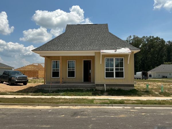 1216 Applewood Dr, Zachary, LA 70791
