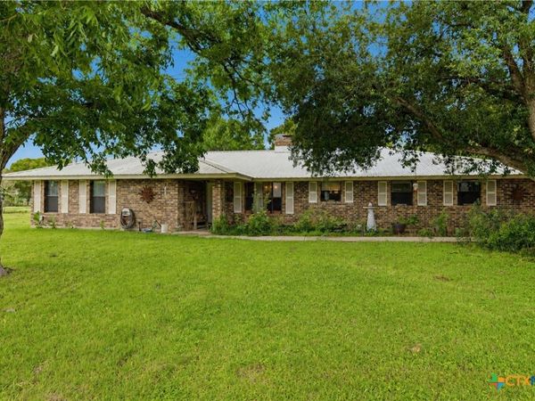 5032 S Santa Clara Road , Seguin, TX 78155