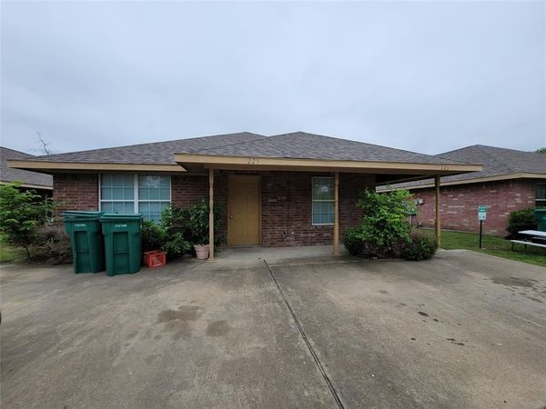 223-225 E Craven Avenue, Lacy Lakeview, TX 76705