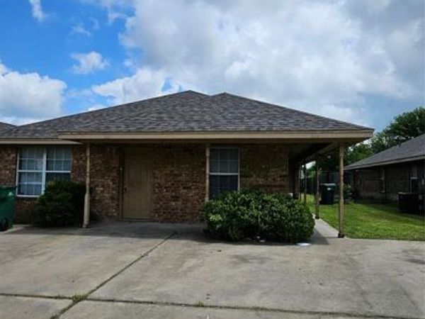 227-229 E Craven Avenue, Lacy Lakeview, TX 76705