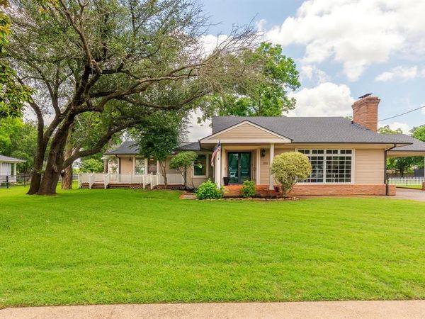 203 E Umphress Street, Van Alstyne, TX 75495