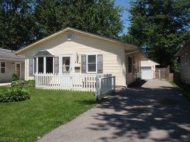 544 Purdue Avenue, Elyria, OH 44035