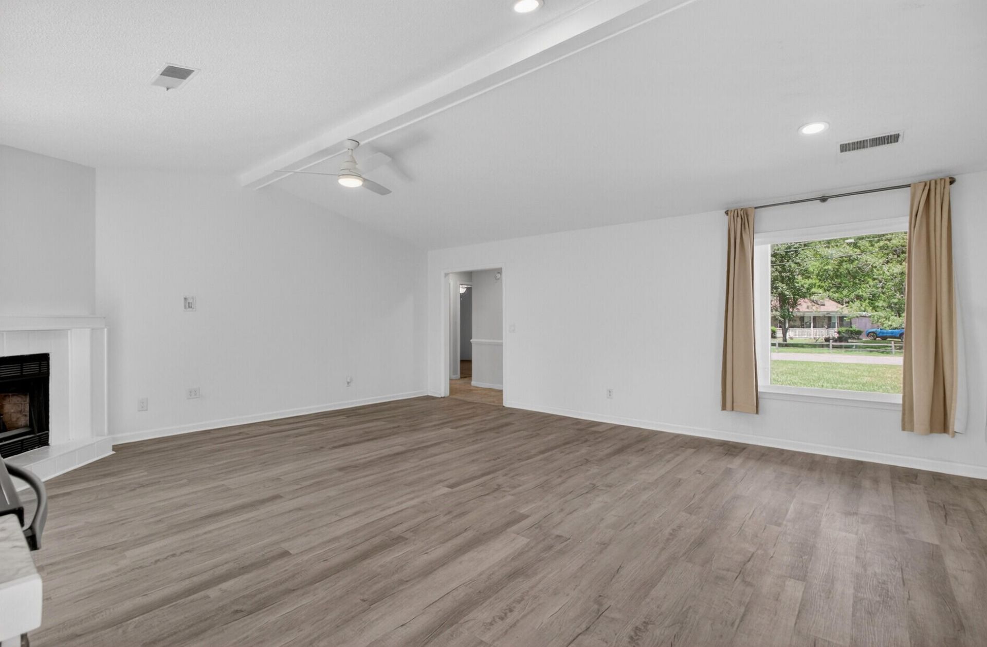 450 Longleaf Drive Photo 11