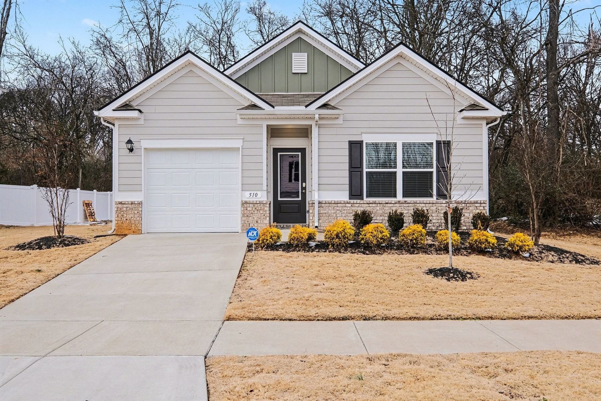 510 Hutton Dr, Columbia, TN 38401 Main Photo