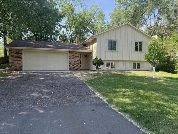 1088 Whitney Drive, Apple Valley, MN 55124