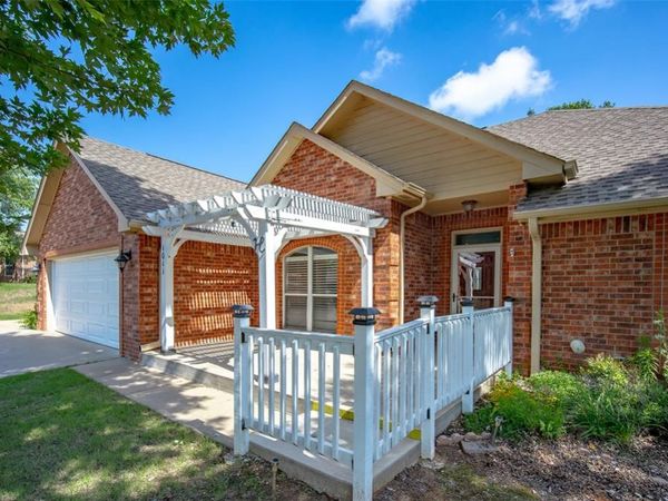 1011 Woodbrook Boulevard, Purcell, OK 73080