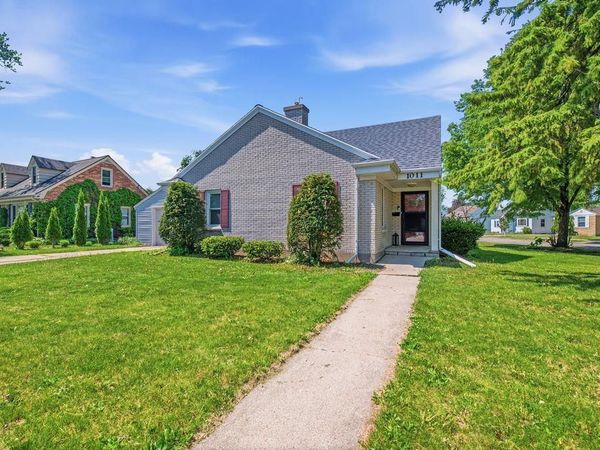 1011 HOLZER STREET, Green Bay, WI 54303