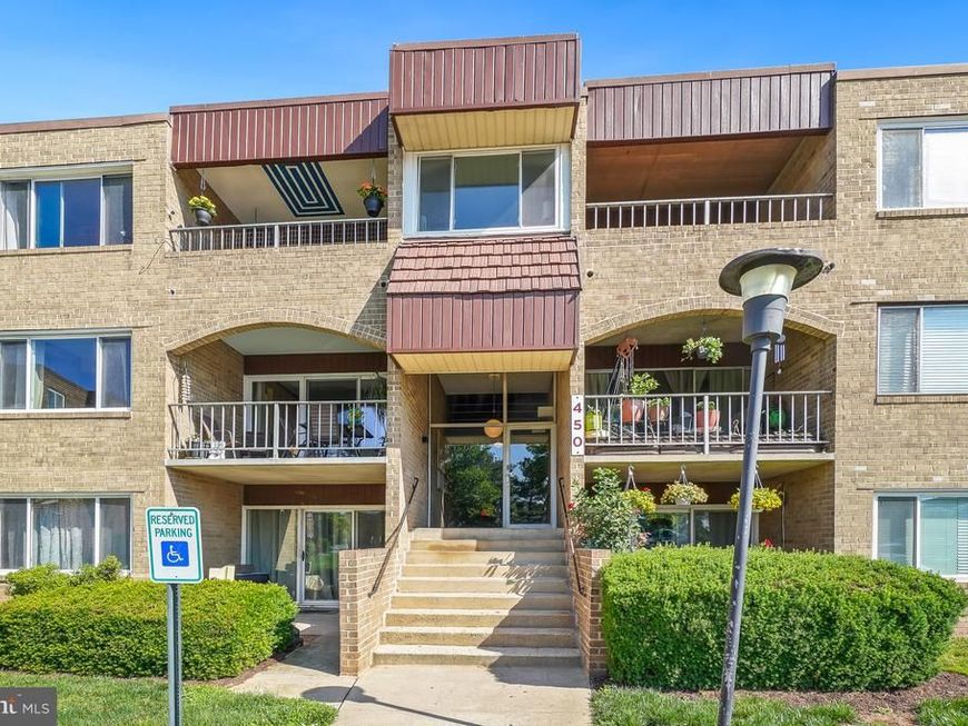 450 Girard Street, Unit 304, Gaithersburg, MD 20877 Main Photo
