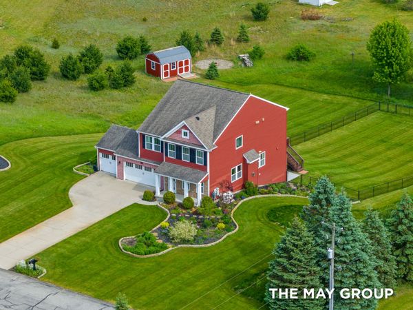 8500 E Barber Ridge Drive, Alto, MI 49302