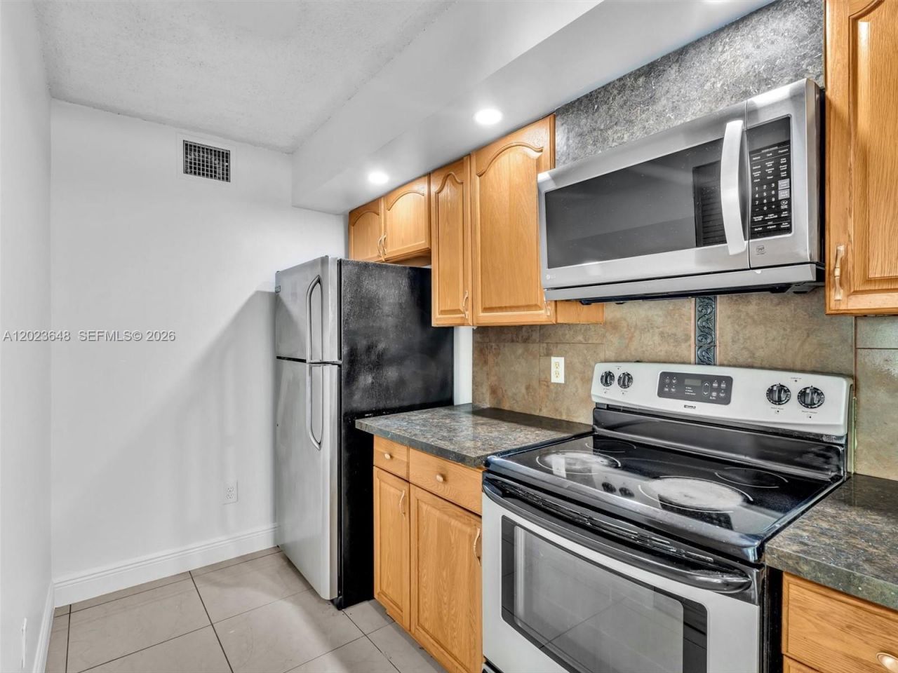 18850 NW 57th Ave , Unit 208, Hialeah, FL 33015 Photo