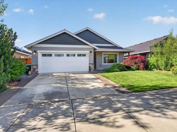 2803 Esther Lane, Grants Pass, OR 97527