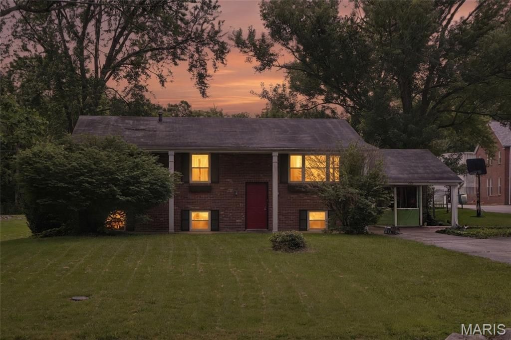 205 Old Sugar Creek Road, Fenton, MO 63026 Main Photo